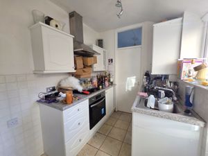 Kitchen- click for photo gallery